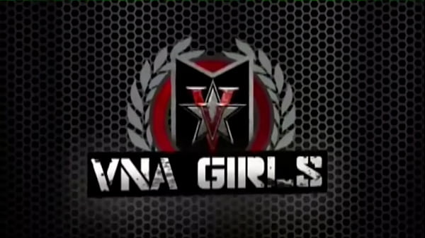 Hot Lesbians Vicky Vette & Carmen Valentina Eat Their Pink Muffs!